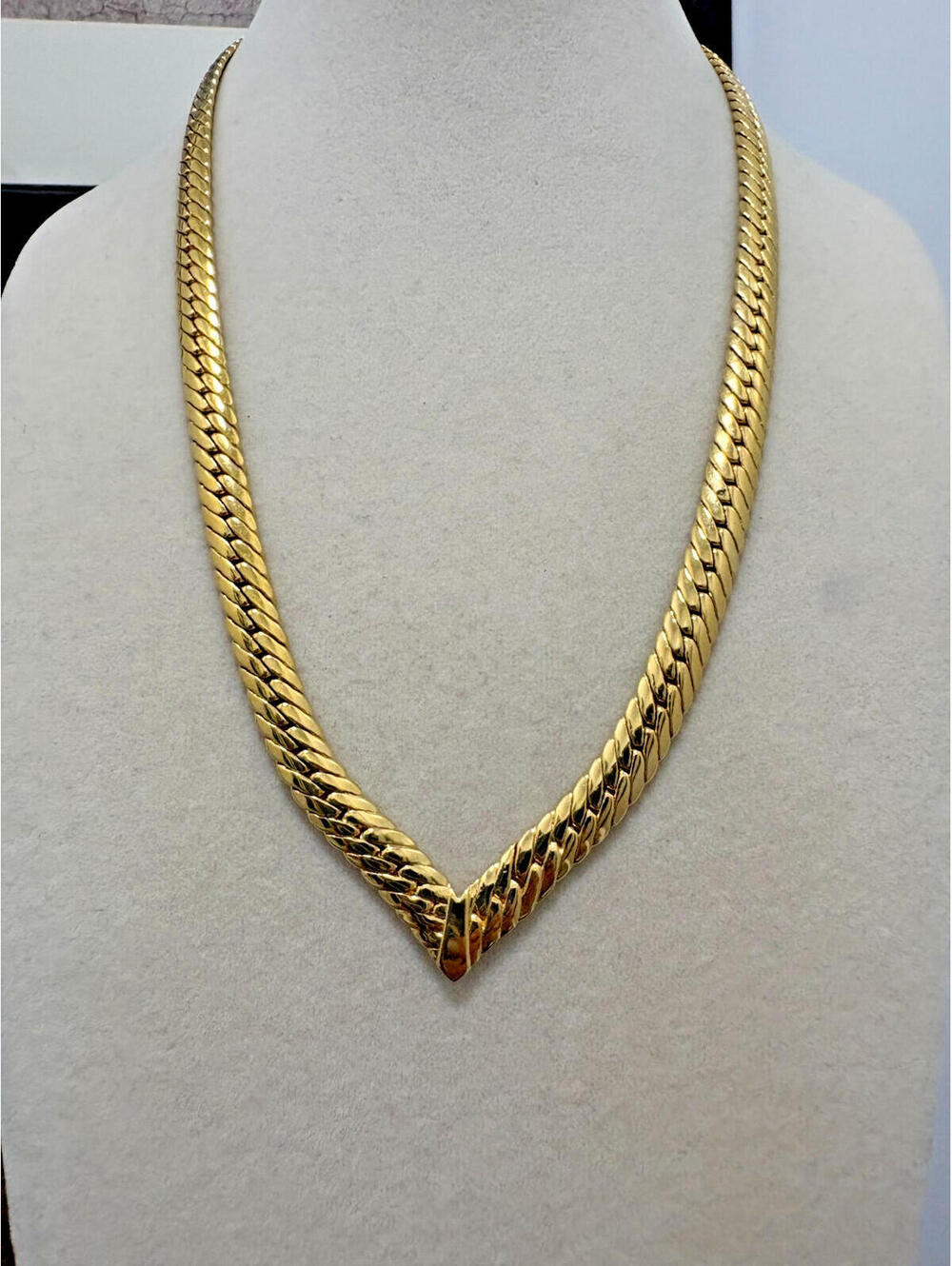 Vintage Joan Rivers Shiny Gold Tone Herringbone Chevron Necklace 18" Long 80s